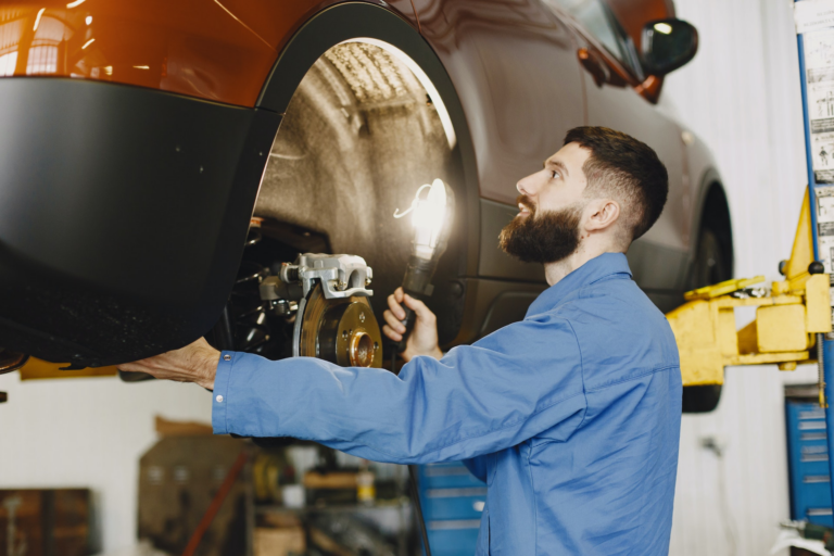 Lire la suite à propos de l’article Les secrets du nettoyant pour freins voiture devoiles